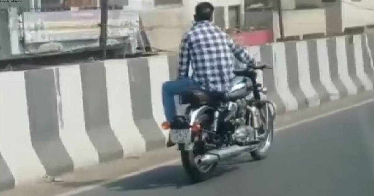 Moradabad: Video of a man performing stunts on bike goes viral